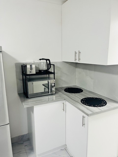 To Let 1 Bedroom Property for Rent in Table View Western Cape